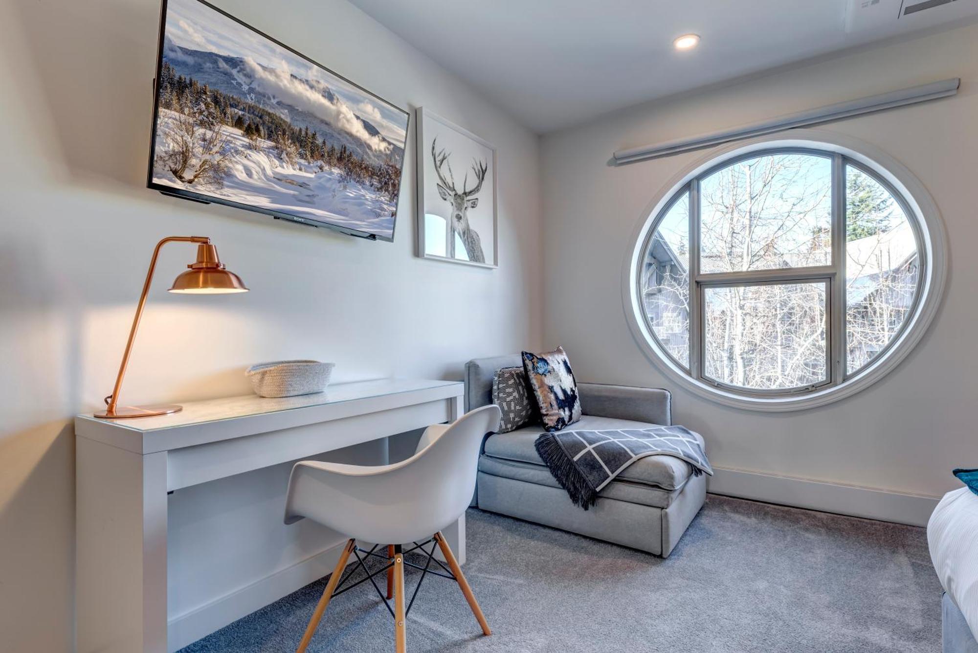 The Lookout Penthouse // A Luxe Suite In Whistler Exterior photo